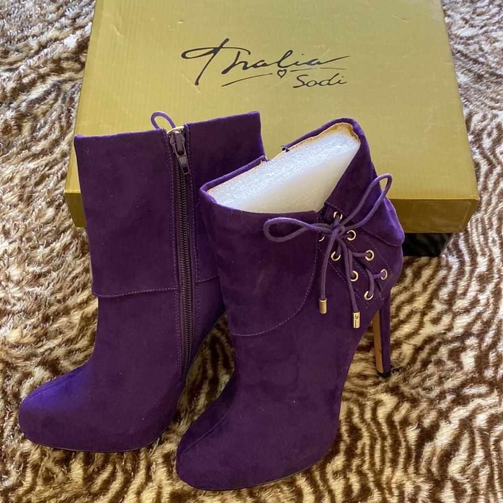 Thalia Sodi bootie. Size 7